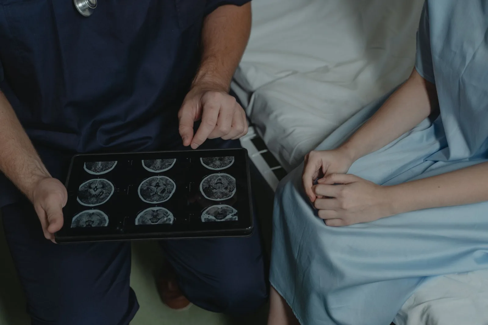 Mini-AVC sau AIT: simptome care trec și de ce rămâne o urgență
